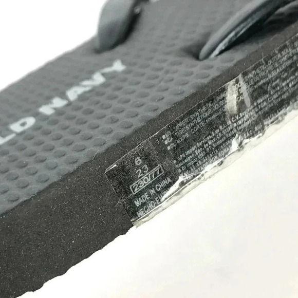 Old navy flip  flops - Picture 6 of 6